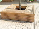 Holzbank