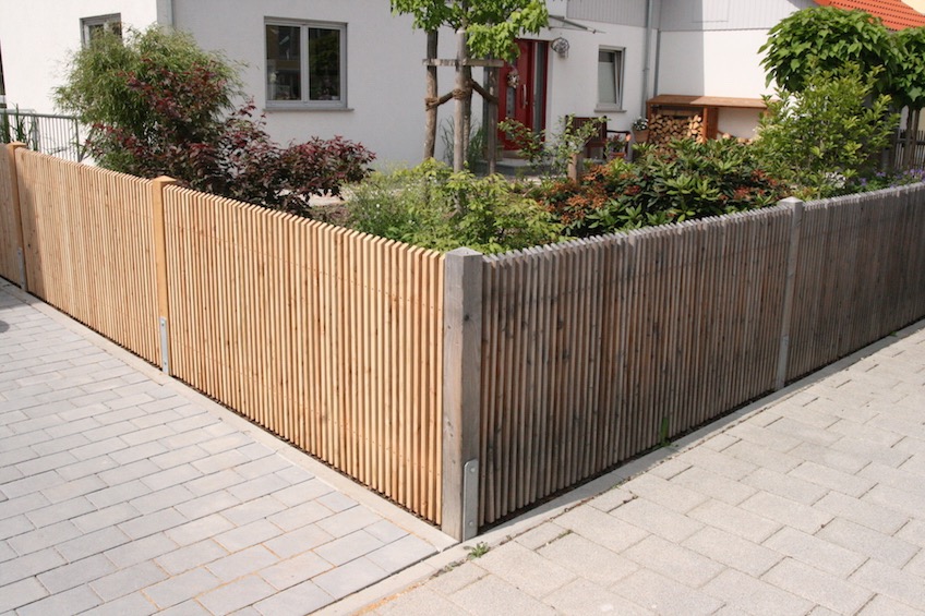 Holzzaun aus österreichischer Gebirgslärche (München)